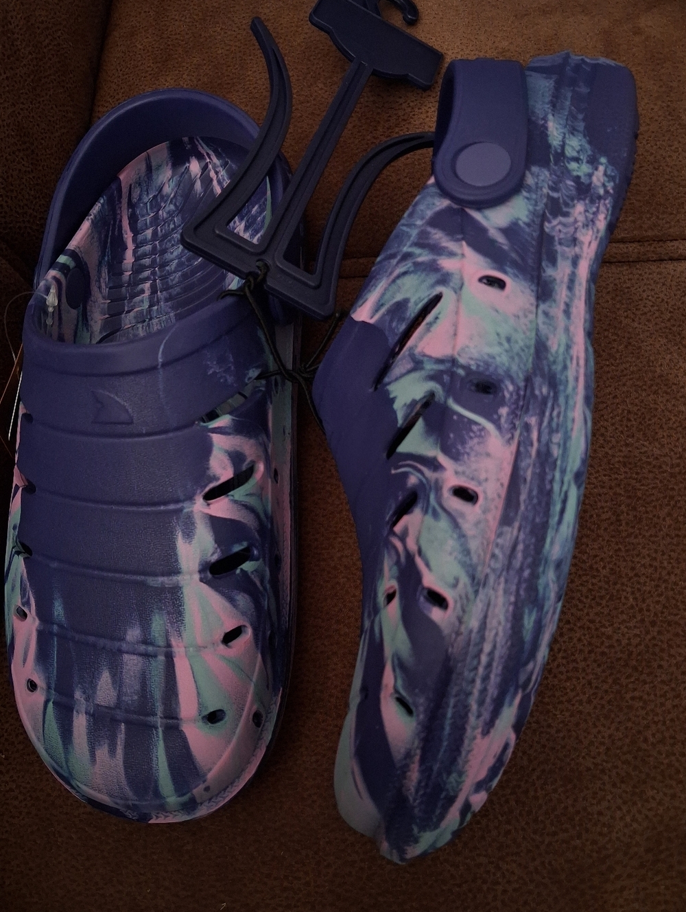 Rugged Shark Women's Navy, Pink And Aqua Swirl Design Clogs Size 8